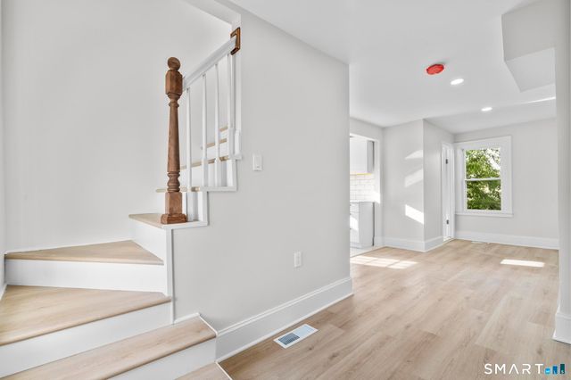 39 Edwards Street, Hamden, CT 06517