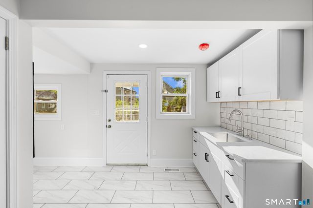 39 Edwards Street, Hamden, CT 06517