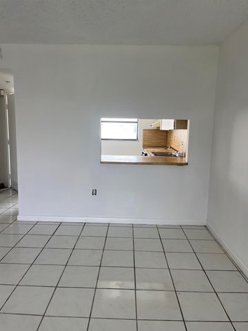 8879 Fontainebleau Boulevard 206, Miami, FL 33172