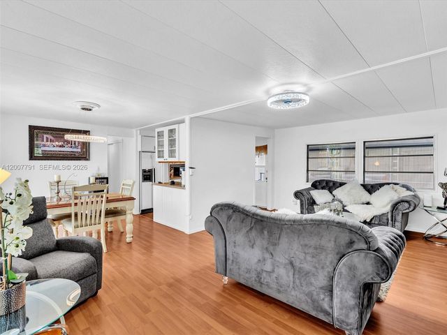2061 SW 83rd Avenue, Davie, FL 33324