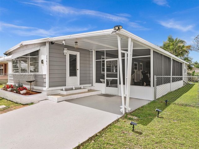 2061 SW 83rd Avenue, Davie, FL 33324