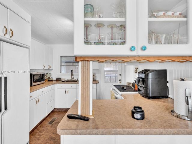 2061 SW 83rd Avenue, Davie, FL 33324