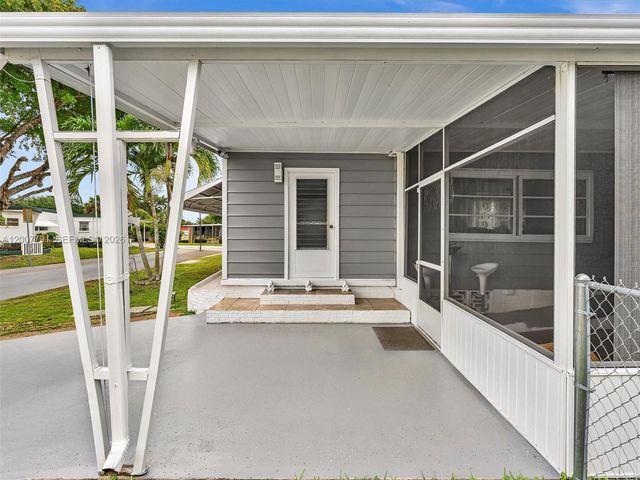 2061 SW 83rd Avenue, Davie, FL 33324