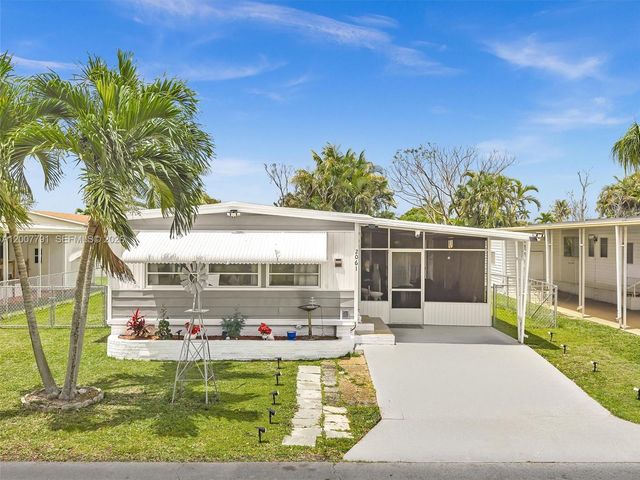 2061 SW 83rd Avenue, Davie, FL 33324