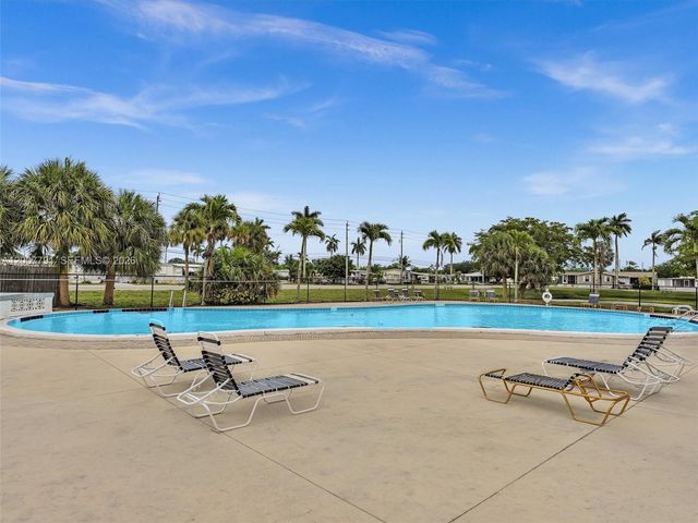 2061 SW 83rd Avenue, Davie, FL 33324