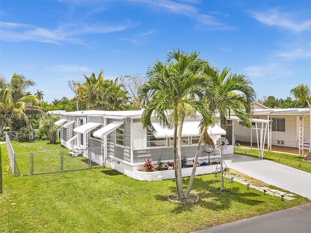 2061 SW 83rd Avenue, Davie, FL 33324