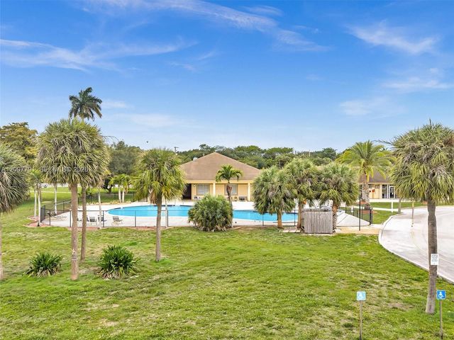2061 SW 83rd Avenue, Davie, FL 33324