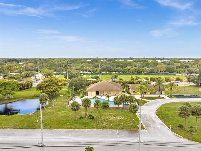 2061 SW 83rd Avenue, Davie, FL 33324