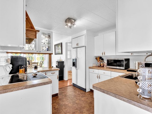 2061 SW 83rd Avenue, Davie, FL 33324