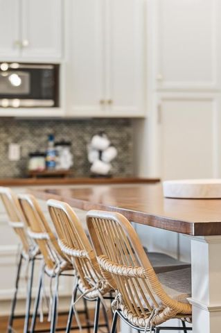 185 W Lake Street, Excelsior, MN 55331