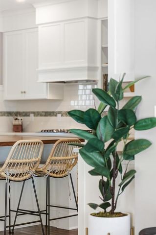 185 W Lake Street, Excelsior, MN 55331