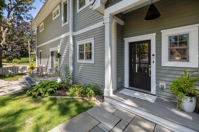 185 W Lake Street, Excelsior, MN 55331