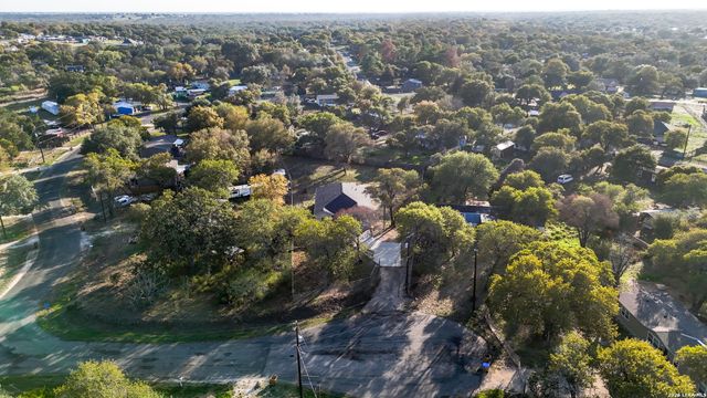4606 Lee Way, Elmendorf, TX 78112