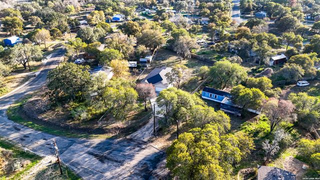 4606 Lee Way, Elmendorf, TX 78112