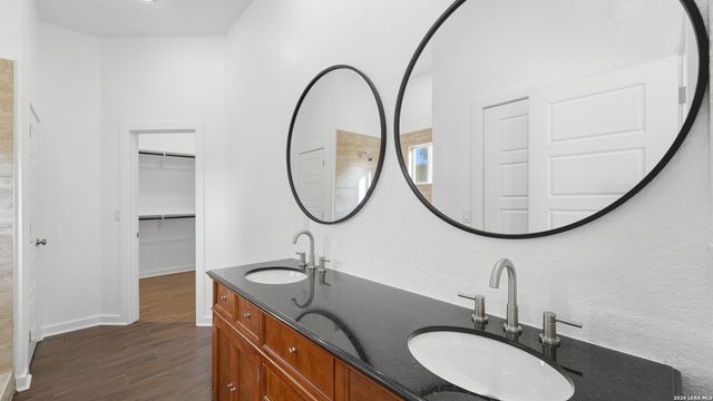 4606 Lee Way, Elmendorf, TX 78112