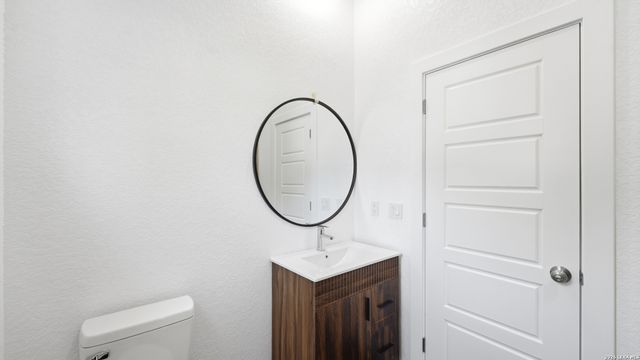 4606 Lee Way, Elmendorf, TX 78112