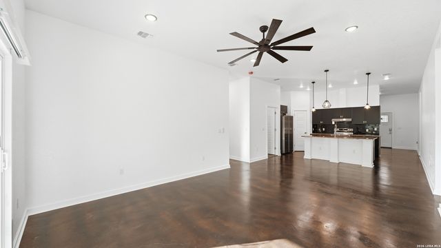 4606 Lee Way, Elmendorf, TX 78112