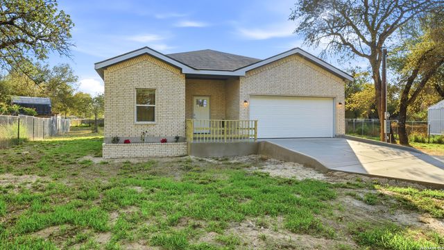 4606 Lee Way, Elmendorf, TX 78112