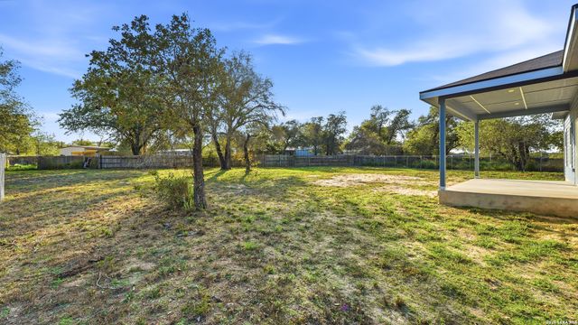4606 Lee Way, Elmendorf, TX 78112