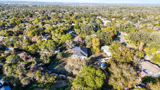 4606 Lee Way, Elmendorf, TX 78112
