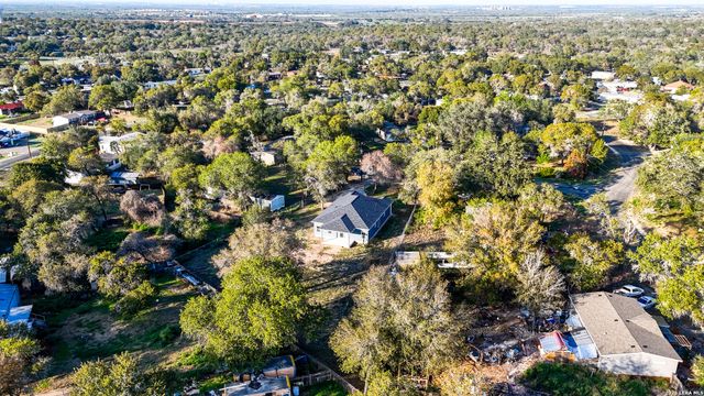 4606 Lee Way, Elmendorf, TX 78112