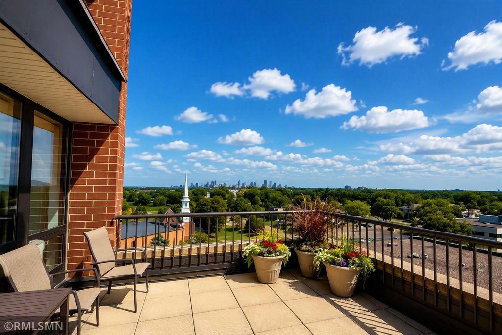 7600 Golden Valley Road 612, Golden Valley, MN 55427 — exterior