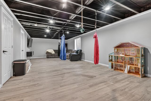 966 View Pointe Drive, Middleville, MI 49333