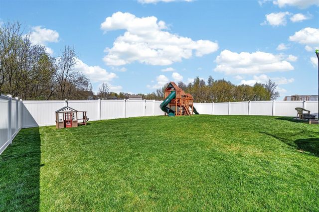 966 View Pointe Drive, Middleville, MI 49333