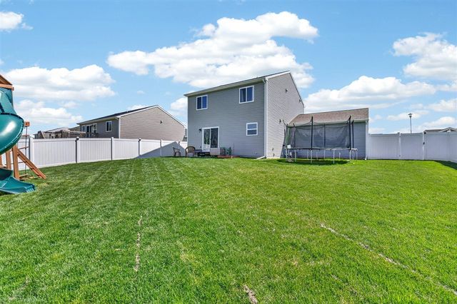 966 View Pointe Drive, Middleville, MI 49333