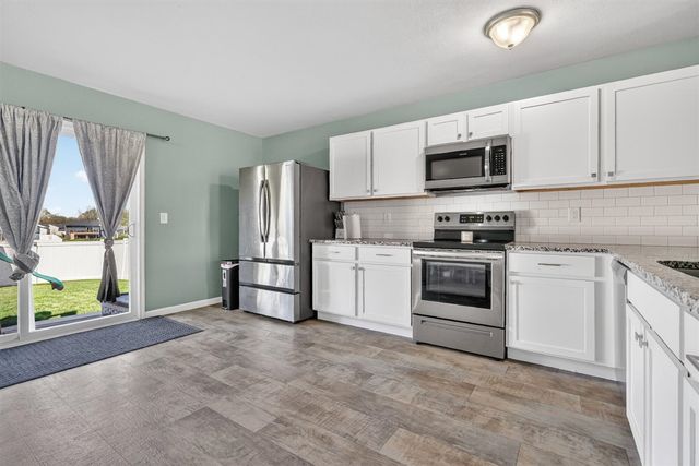 966 View Pointe Drive, Middleville, MI 49333