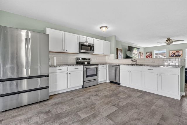 966 View Pointe Drive, Middleville, MI 49333