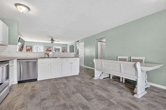 966 View Pointe Drive, Middleville, MI 49333