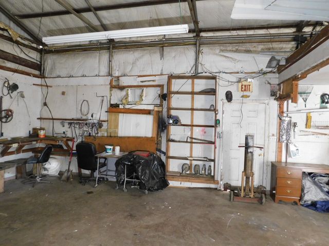 105 NW 2nd, Springhill, LA 71075