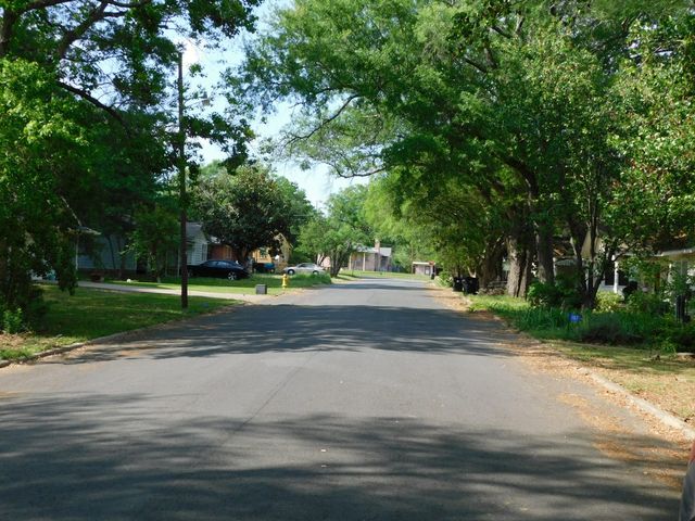 105 NW 2nd, Springhill, LA 71075