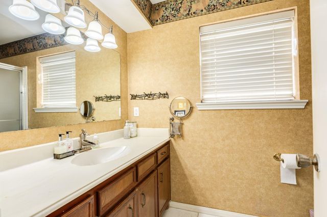 221 Banyan Street, Lake Jackson, TX 77566