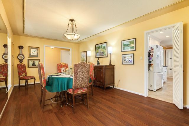 221 Banyan Street, Lake Jackson, TX 77566