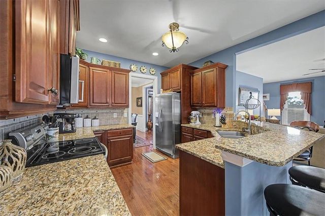 20 Lake Overlook Drive, White, GA 30184