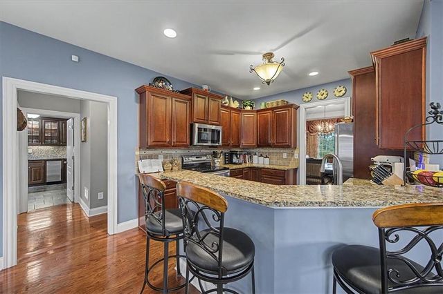 20 Lake Overlook Drive, White, GA 30184
