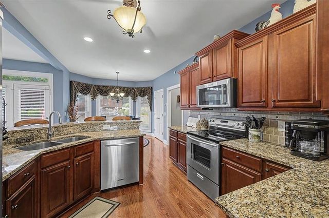 20 Lake Overlook Drive, White, GA 30184