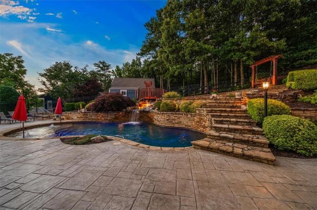 20 Lake Overlook Drive, White, GA 30184