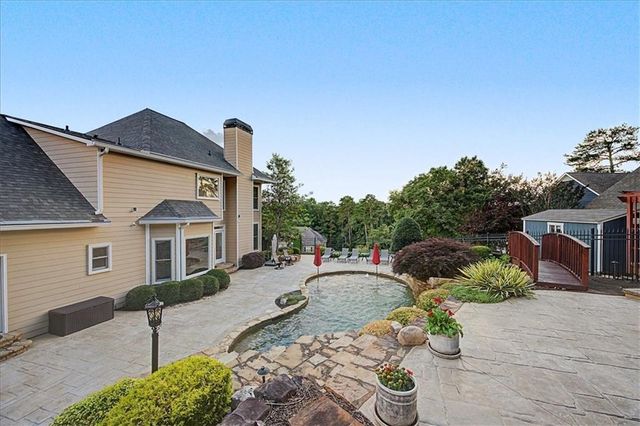 20 Lake Overlook Drive, White, GA 30184