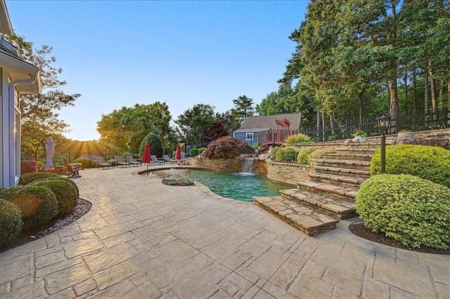 20 Lake Overlook Drive, White, GA 30184