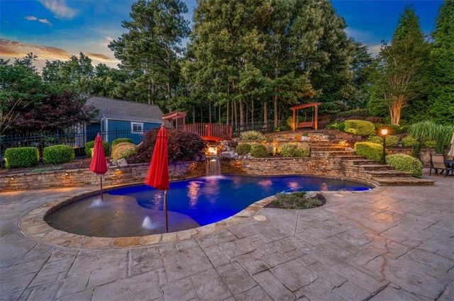 20 Lake Overlook Drive, White, GA 30184