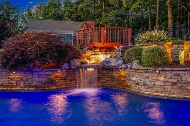 20 Lake Overlook Drive, White, GA 30184