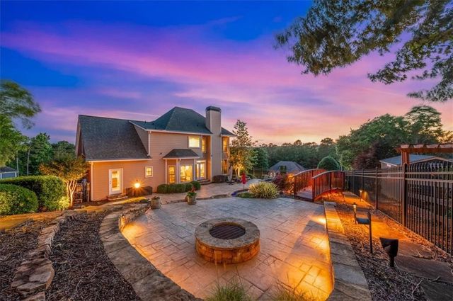 20 Lake Overlook Drive, White, GA 30184