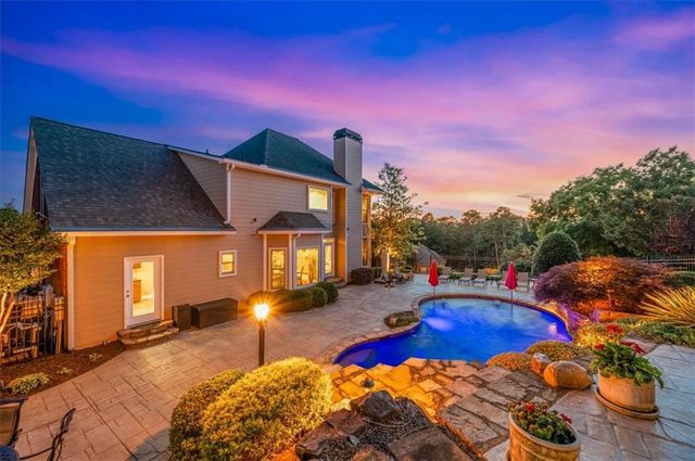 20 Lake Overlook Drive, White, GA 30184
