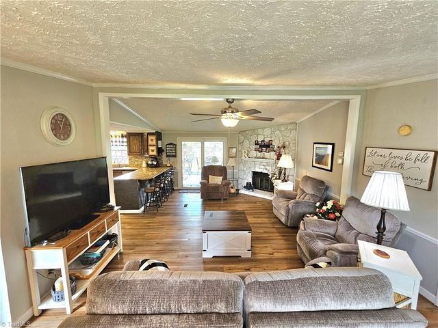 734 Pinehaven Drive, New London, NC 28127