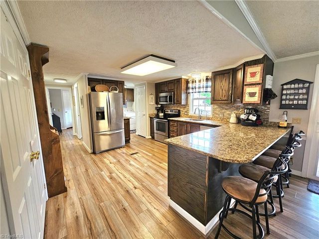734 Pinehaven Drive, New London, NC 28127