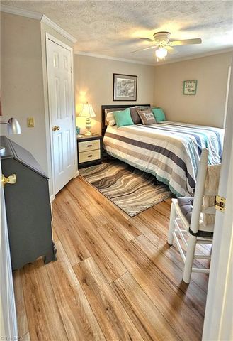 734 Pinehaven Drive, New London, NC 28127