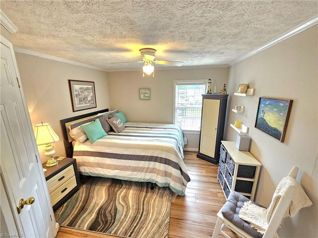 734 Pinehaven Drive, New London, NC 28127